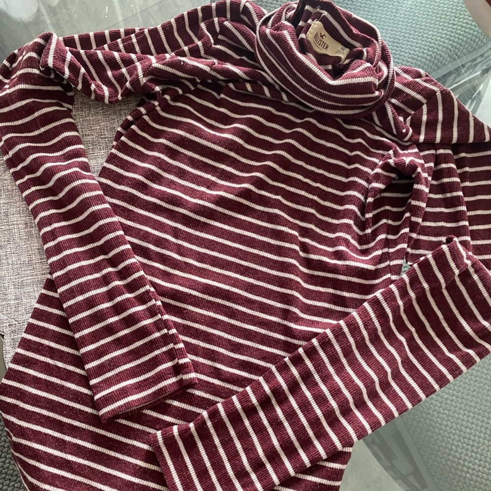 Hollister turtle neck